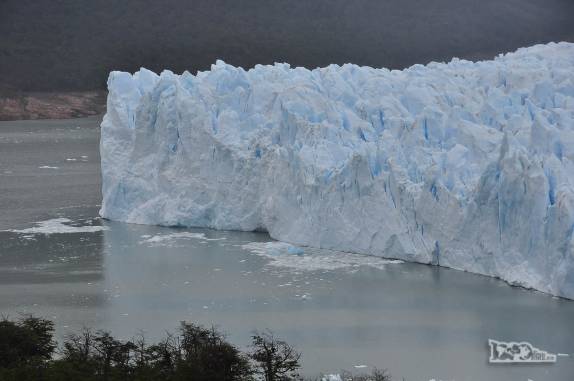 As paredes de gelo de 60 metros de altura do glaciar Perito Moreno, no parque Nacional Los Glaciares, região de El Calafate, no sul da Argentina